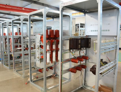 開(kāi)關(guān)柜（背面）