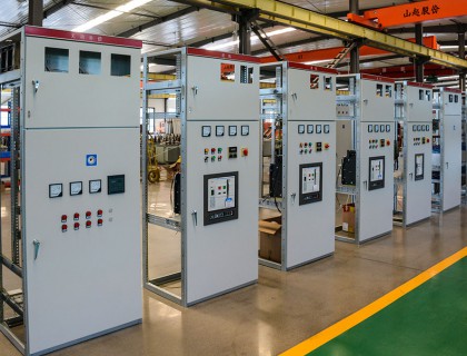 開(kāi)關(guān)柜（正面）